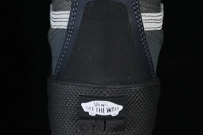 All categories Vans Vans series Vans Hi Vans high-top Vans Sk8-Hi Gore Te Outdoor adventure series round-toe lace-up high-top outdoor functional casual shoes VN0A5I116MP